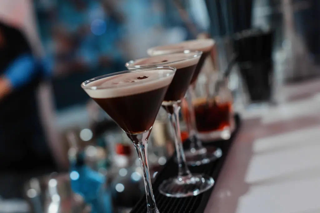 Elegantly presented cocktails at an event in Hamburg, photographed by a professional event photographer.